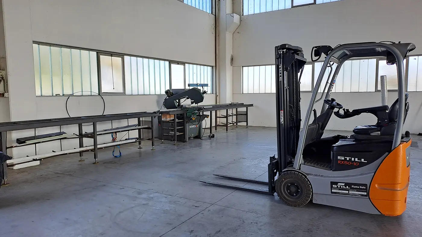 officina-metalmeccanica-con-parco-macchine