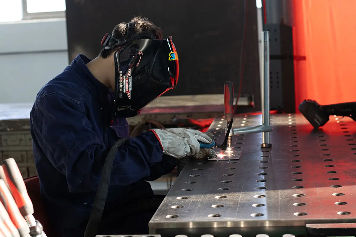 piegature-precise-e-personalizzabili-su-lamiere